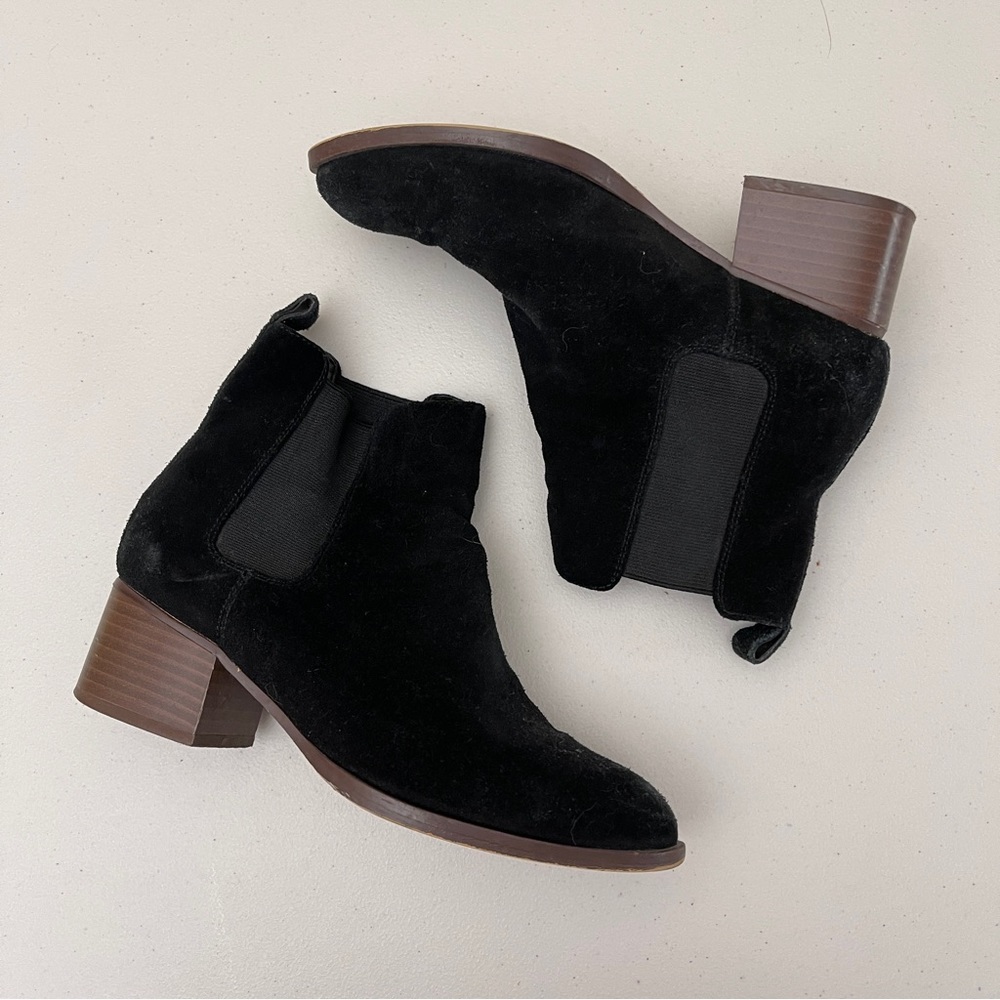 Black suede block heel ankle booties size 6 slip on boots